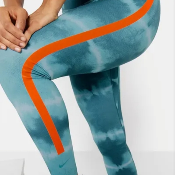 Nike Leggings - Picture 11 of 17